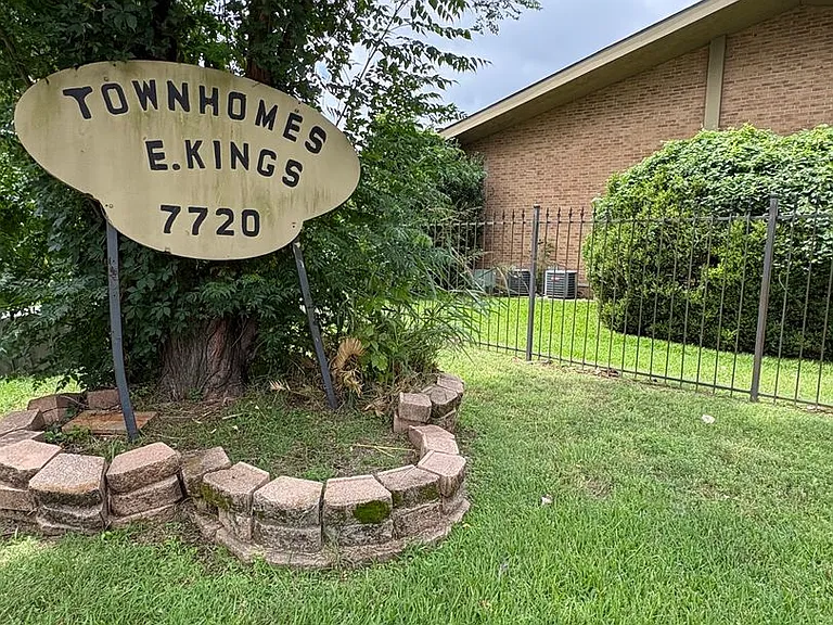 7720 E Kings Hwy — Photo 2