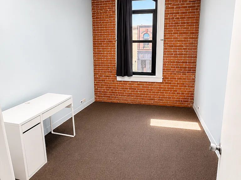 14 S Dubuque St #6 — Photo 3