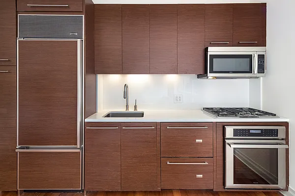 Rented by Mdrn Residential | media 4