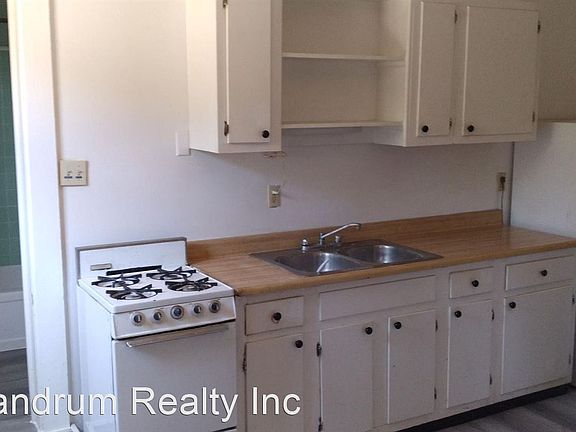 4th image of 504 W Ormsby Ave #11266747