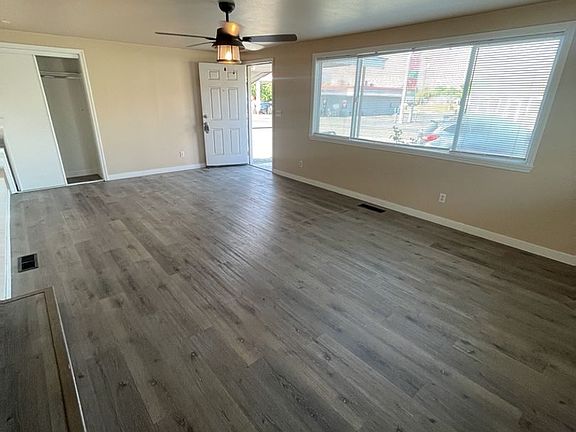 2nd image of 508 9th St APT 1