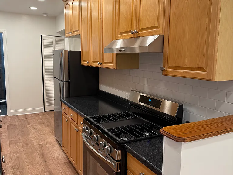 1428 N Greenview Ave #1 — Photo 6