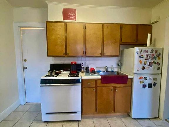 2nd image of 2231 23rd St