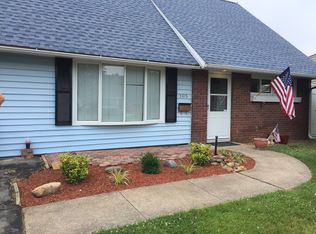 105 Cobalt Ridge Dr N, Levittown, PA 19057
