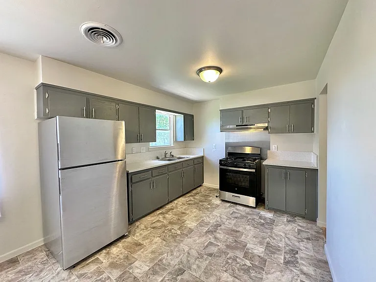 205 Margaret Lee St — Photo 7