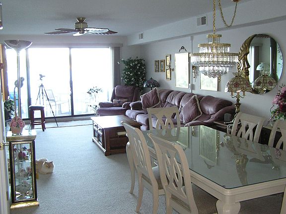 Large family/dining area