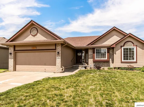 2502 Alexandra Rd, Papillion, NE 68133