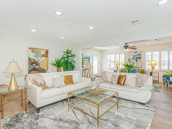 3rd image of 1430 Bay Tree Ln.