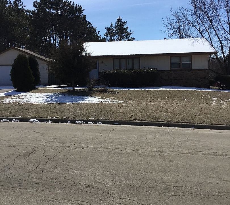 1st image of 3403 Balsam Ln