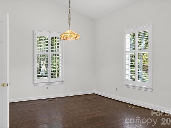 5th image of 56 Whitney Ave