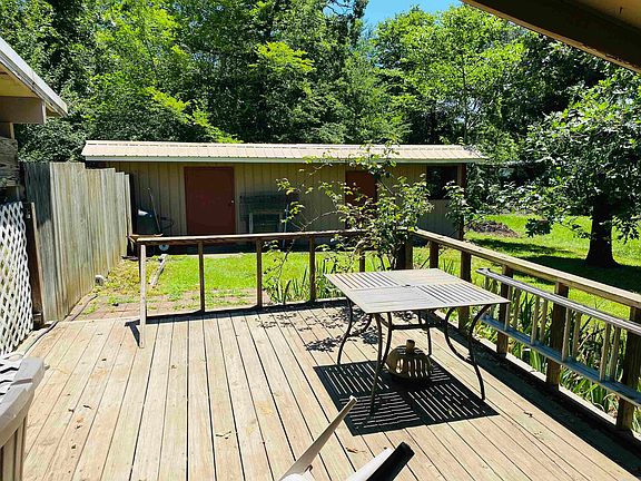 5th image of 114 Walker Dr