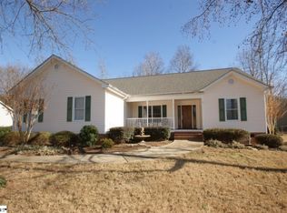 525 Wemberly Ln, Simpsonville, SC 29681