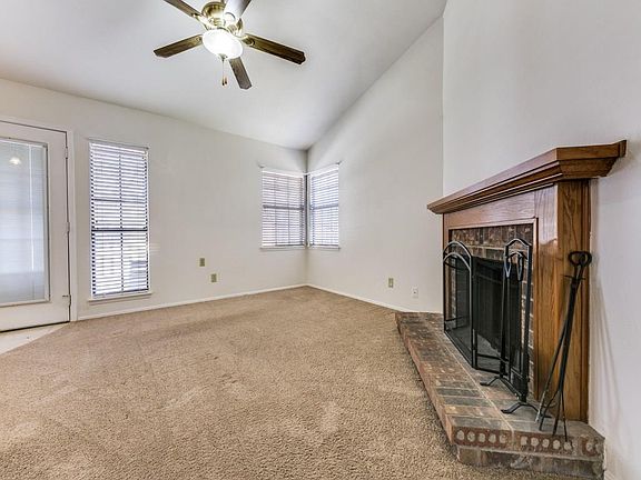 4th image of 1025 Twin Falls Dr