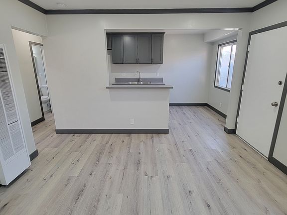 5th image of 4017 1/2 Clara St