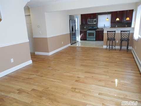 3rd image of 1620 Powers Ave