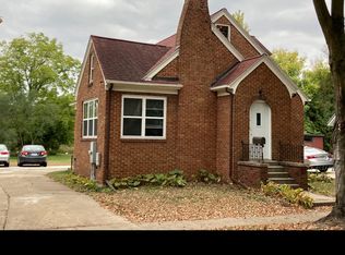 1210 W 20th St, Cedar Falls, IA 50613