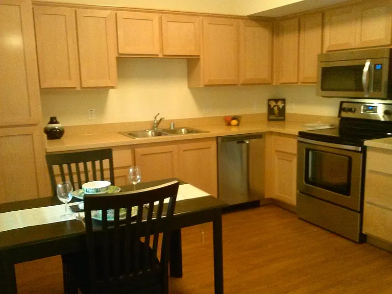 H Street Apartments — Photo 7