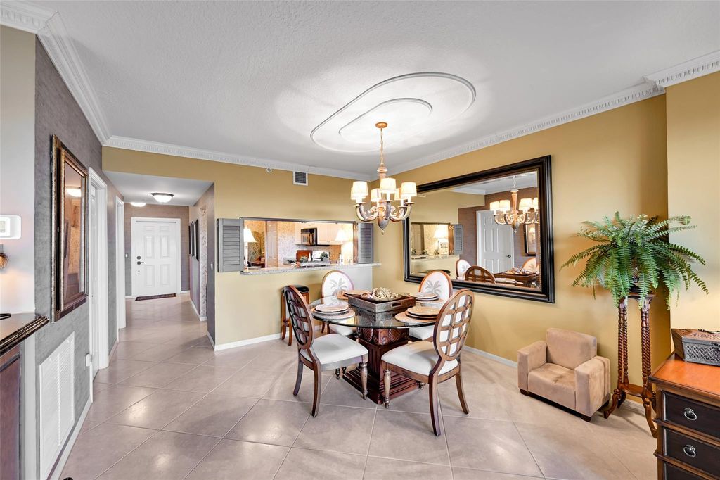 2880 NE 14th Street Causeway #710, photo 4
