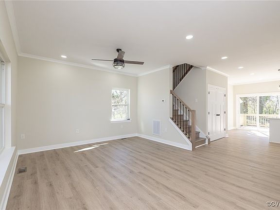 4th image of 124 Pine St