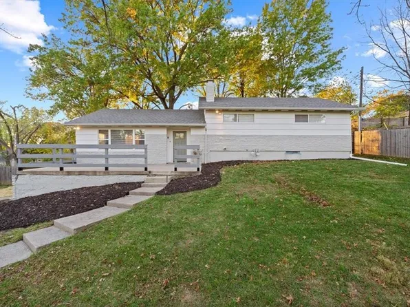 5808 NW Hutson Rd, Kansas City, MO 64151