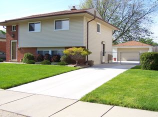 15707 Dugan St, Roseville, MI