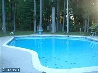 104 London Ln, Mount Laurel, NJ 08054