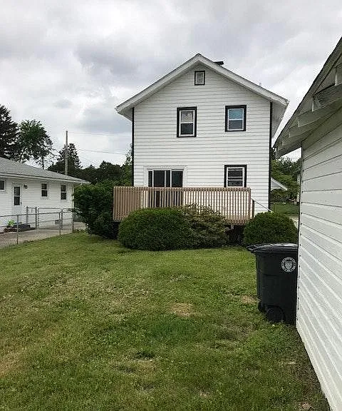 457 Lamont St — Photo 4