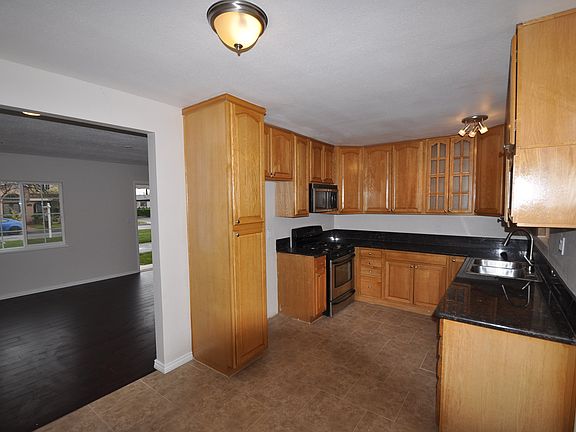 5th image of 4408 N Eastbury Ave