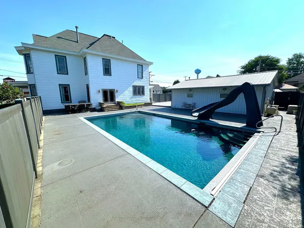 400 S Prairie St, Brookston, IN 47923