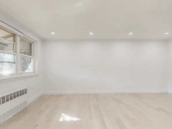 1186 East 56th Street image 4 of 21