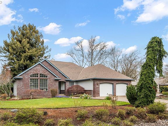 2nd image of 731 NE Cambrey Ct