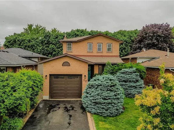 12 Branthaven Dr, Hamilton, ON L8J 2L9