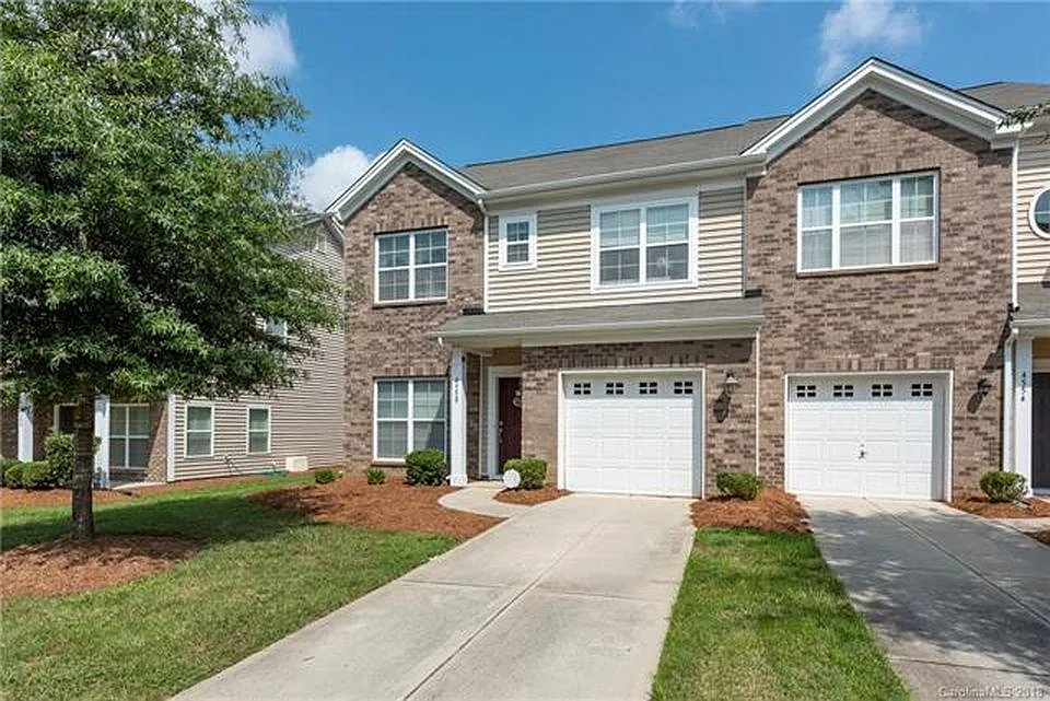3 bed, 2.5 bath, 1908 sqft, $2,900 — Photo 2