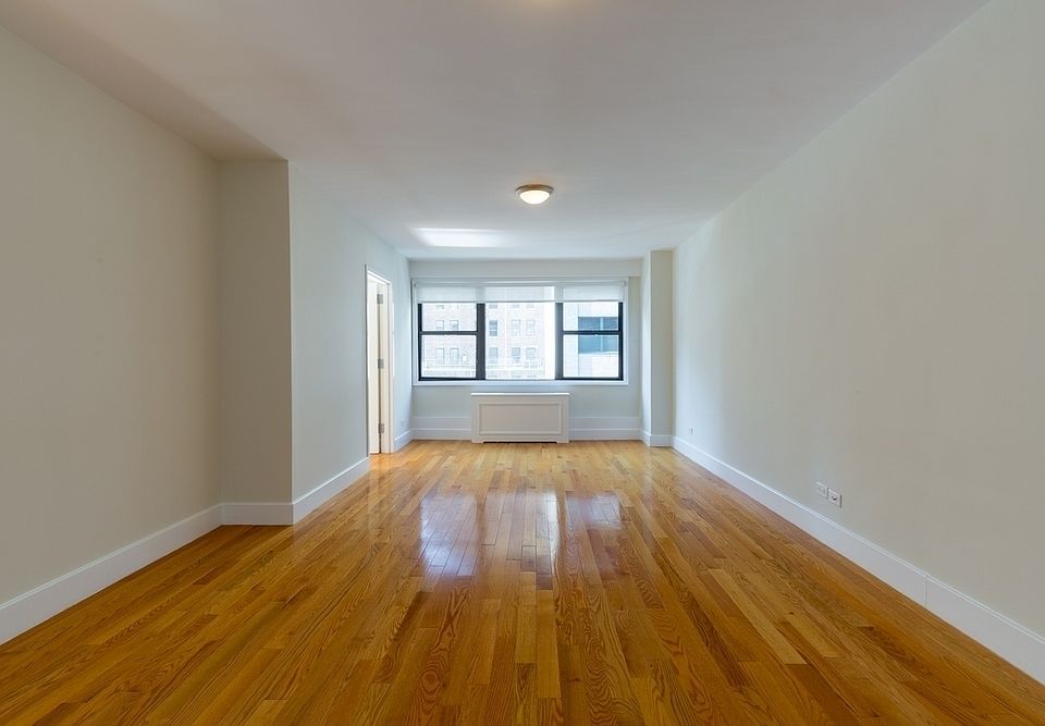 1st image of 141 E 33rd St APT 16D