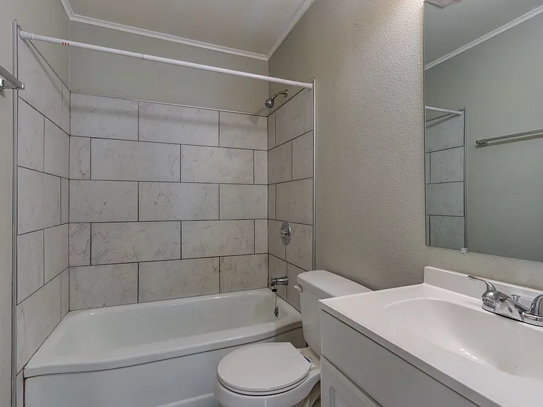 SF-007-904/906 South 20th Street Duplex — Photo 4