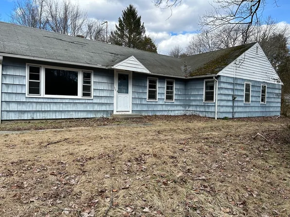 173 West St, Douglas, MA 01516