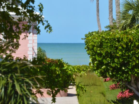 2nd image of 2500 Gulf Shore Blvd N