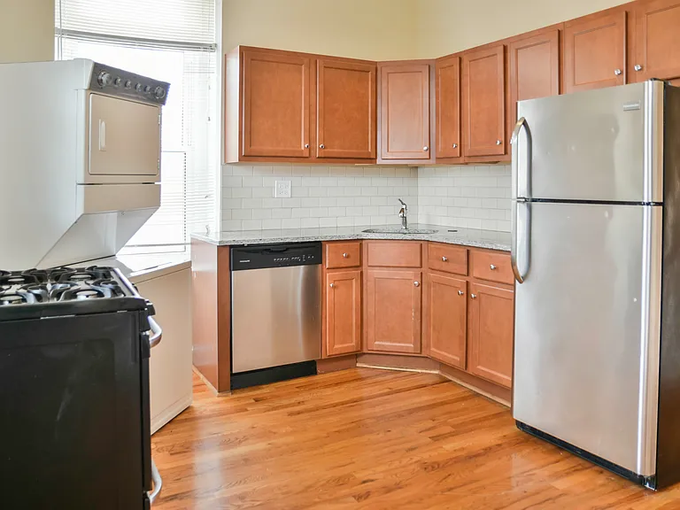 3350 N Sheffield Ave #2 — Photo 13