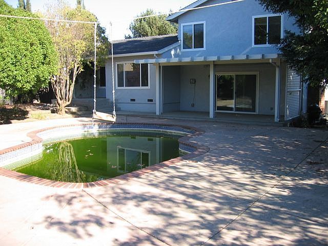 2nd image of 3218 Niagara Way