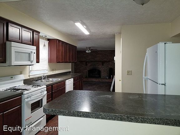 4th image of 4158 Parkwood Ave