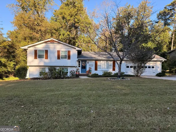 213 Cedar Dr, Peachtree City, GA 30269