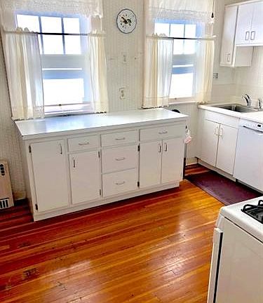 2nd image of 133 Parker Ave