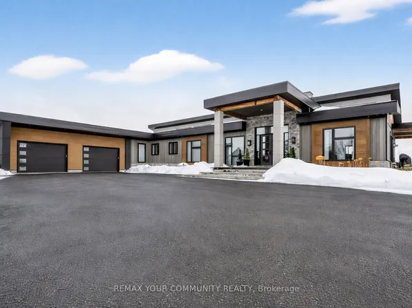 807 Ganton Rd, Uxbridge, ON L9P 1R3