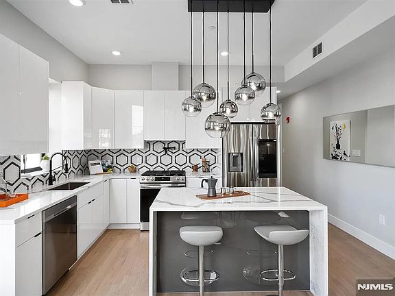 4th image of 3568 John F Kennedy Blvd #3