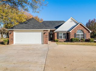 18279 S Cedar Ridge Rd, Claremore, OK 74019