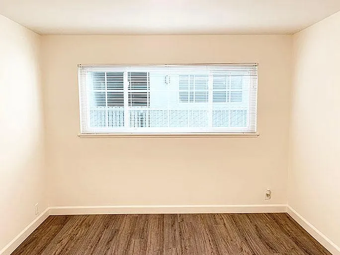 2421 Palmetto Ave #6 — Photo 14