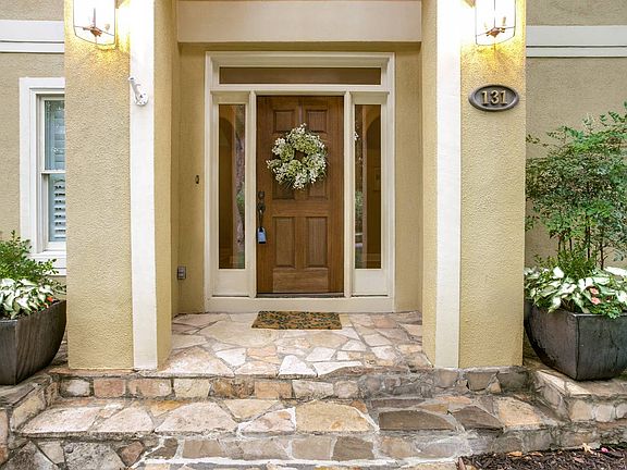 3rd image of 131 Ivy Ln
