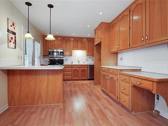 3rd image of 13123 Donnelly Ave