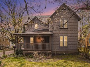 427 W Chart St, Plainwell, MI 49080