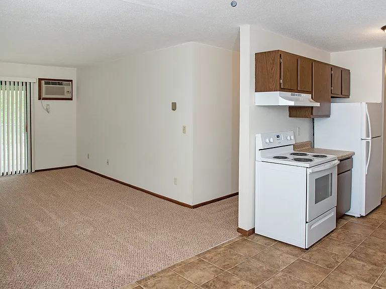 Laurel Place Apartments — Photo 11